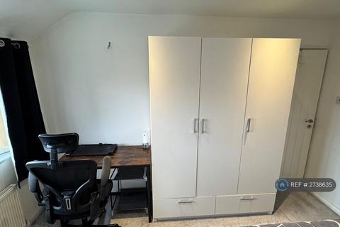 1 bedroom in a house share to rent, Luton, Luton, LU2