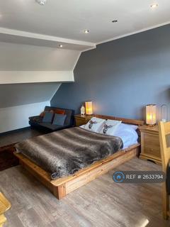 1 bedroom in a house share to rent, Prestwich, Manchester, M25