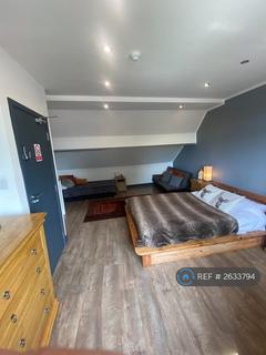 1 bedroom in a house share to rent, Prestwich, Manchester, M25