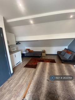 1 bedroom in a house share to rent, Prestwich, Manchester, M25