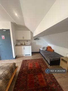 1 bedroom in a house share to rent, Prestwich, Manchester, M25