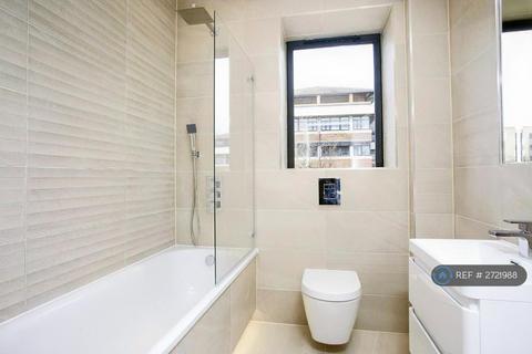 2 bedroom flat to rent, The Braccans, Bracknell, RG12