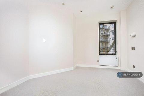 2 bedroom flat to rent, The Braccans, Bracknell, RG12