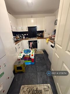 3 bedroom semi-detached house to rent, Lawrence Grove, Uxbridge, UB10
