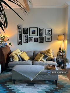 2 bedroom flat to rent, Broomwood Road, London, SW11