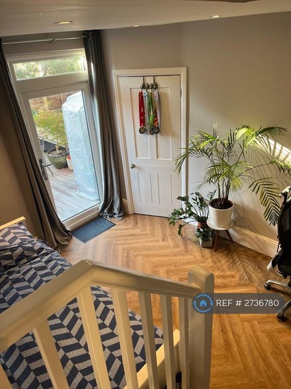 Bedroom 2 / Office