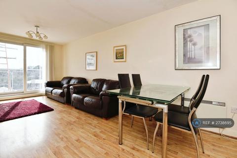 2 bedroom flat to rent, Tower Court, Newcastle-Under-Lyme, ST5