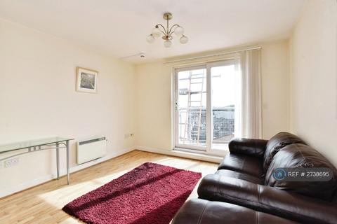 2 bedroom flat to rent, Tower Court, Newcastle-Under-Lyme, ST5