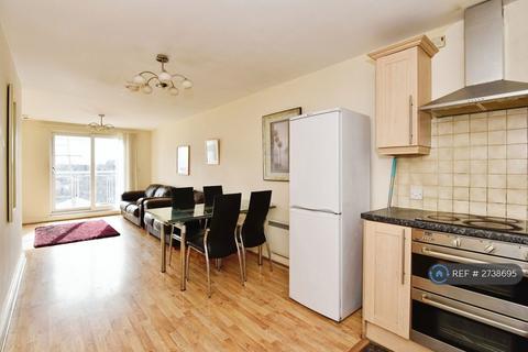 2 bedroom flat to rent, Tower Court, Newcastle-Under-Lyme, ST5