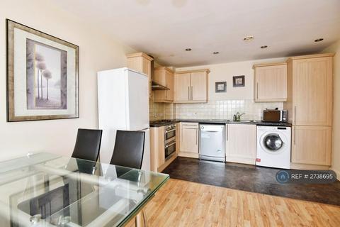 2 bedroom flat to rent, Tower Court, Newcastle-Under-Lyme, ST5