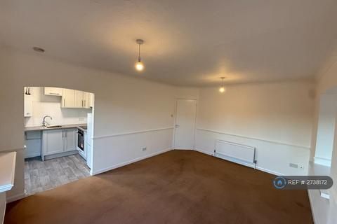2 bedroom flat to rent, Robinson Court, Royston, SG8