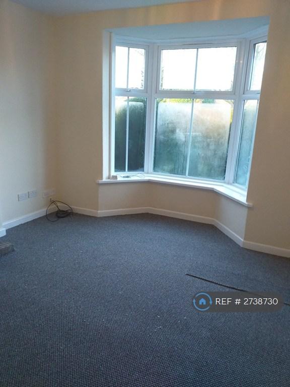 Front Lounge Garden View