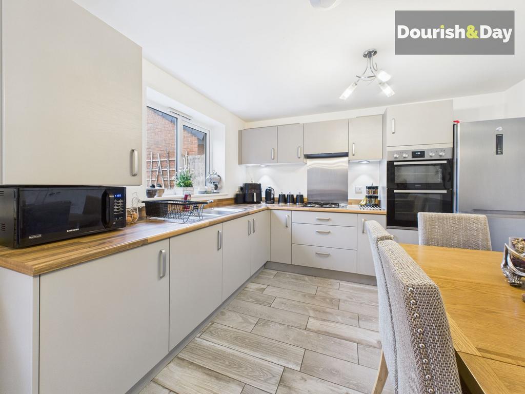 Kitchen/Dining Room