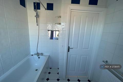1 bedroom flat to rent, Cheltenham Place, Kenton, HA3