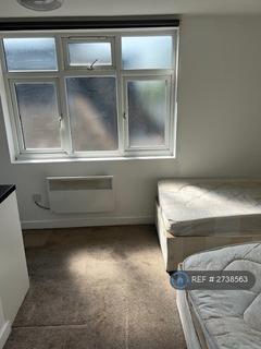 Studio to rent, Hendon Way, London, NW2