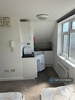 Studio to rent, Hendon Way, London, NW2