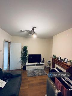 4 bedroom semi-detached house to rent, Pomfret Avenue, Luton, LU2