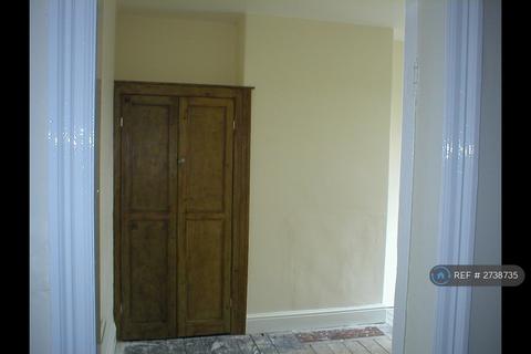 1 bedroom flat to rent, Deyne Avenue, Scunthorpe, DN15
