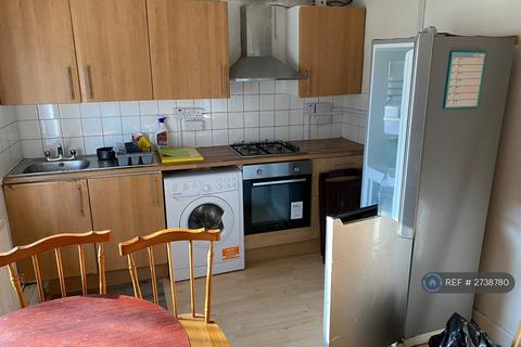 2 bedroom flat to rent, Marlborough Road, Uxbridge, UB10