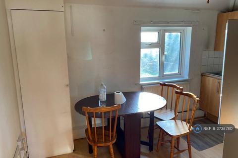 2 bedroom flat to rent, Marlborough Road, Uxbridge, UB10