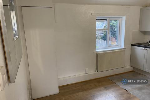 2 bedroom flat to rent, Marlborough Road, Uxbridge, UB10