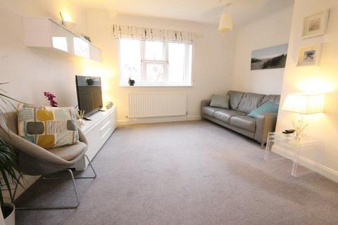 1 bedroom apartment to rent, Station Road, Leatherhead