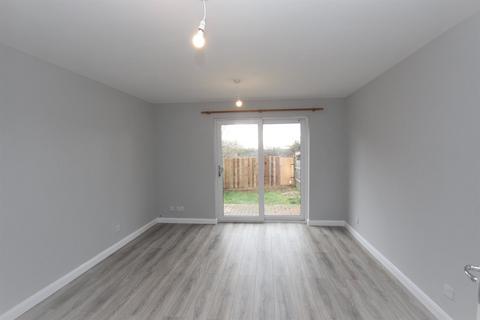 2 bedroom terraced house to rent, Bryant Way, Toddington, LU5