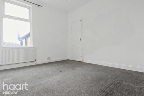 2 bedroom terraced house to rent, Canterbury Street, Gillingham