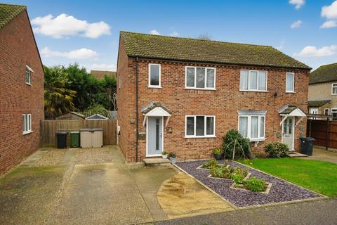 3 bedroom semi-detached house for sale, Gainsborough Avenue, Diss