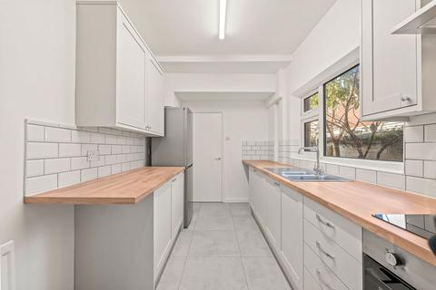 Woolmer Road, Nottingham, Nottinghamshire, NG2 2FB