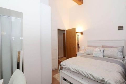 2 bedroom flat to rent, Delauney House, 11 Scoresby Street, Little Germany