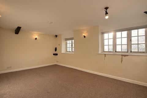 2 bedroom flat to rent, Wilton