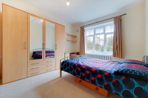 3 bedroom apartment to rent, 31 Anderson house, SW17 0HL