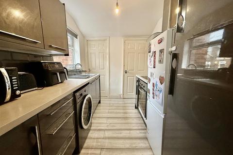 3 bedroom apartment for sale, George Street, Pelaw, Gateshead