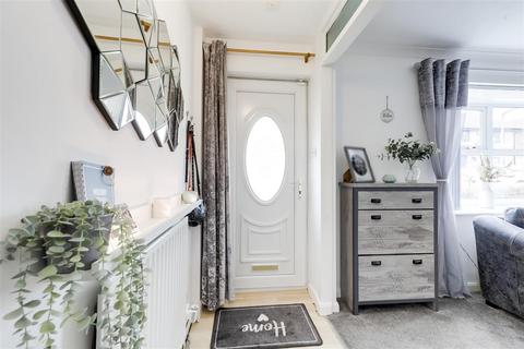 3 bedroom semi-detached house for sale, Shacklock Close, Arnold NG5