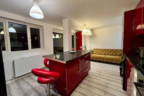 3 bedroom terraced house to rent, London, N21