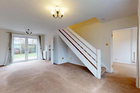 3 bedroom semi-detached house to rent, Braemar Close, Stamford