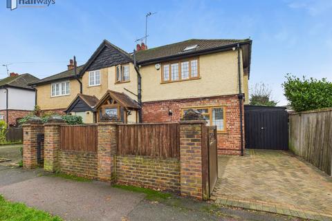 3 bedroom semi-detached house for sale, Caterham CR3