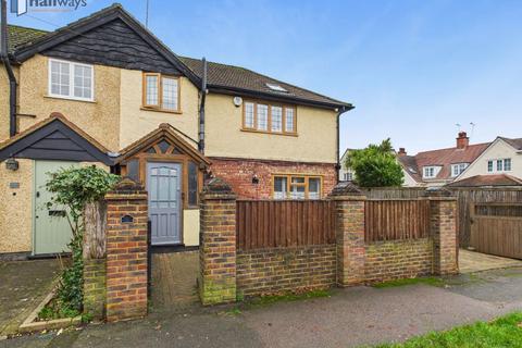 3 bedroom semi-detached house for sale, Caterham CR3
