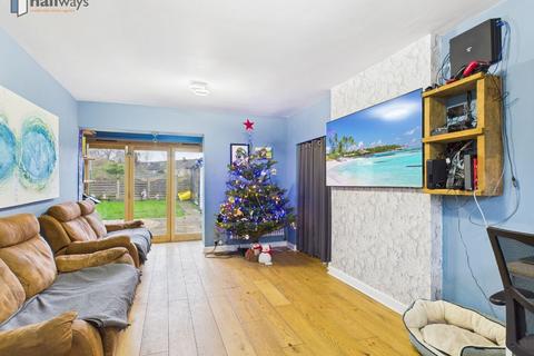 3 bedroom semi-detached house for sale, Caterham CR3