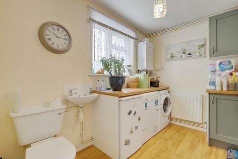 2 bedroom semi-detached house for sale, Kents Hill Road North, Benfleet, SS7