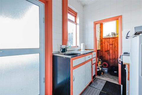 3 bedroom detached bungalow for sale, Pontypridd Road, Barry