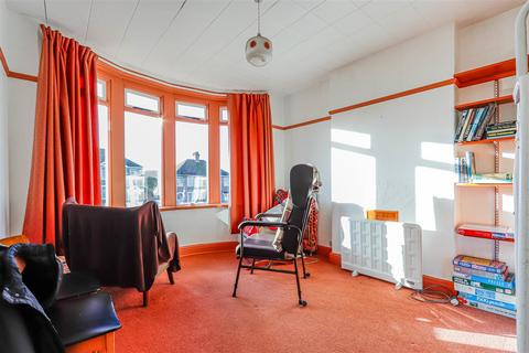 3 bedroom detached bungalow for sale, Pontypridd Road, Barry