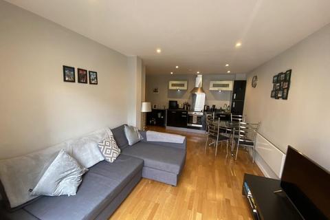 3 bedroom detached house to rent, Carronade Place, London, SE28