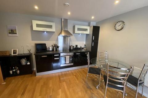 3 bedroom detached house to rent, Carronade Place, London, SE28