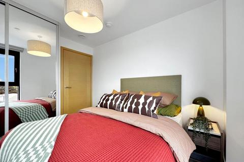3 bedroom detached house to rent, Carronade Place, London, SE28