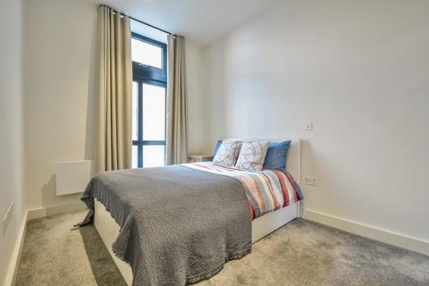 3 bedroom detached house to rent, Carronade Place, London, SE28