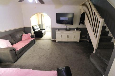 4 bedroom semi-detached house for sale, Squires Court, Eastchurch, Sheerness