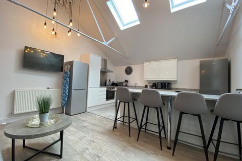 1 bedroom in a house share to rent, Room 5, Flat 4 23 Priestgate,Peterborough, PE1 1JJ