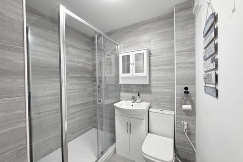 2 bedroom apartment to rent, Harp Island Close, London NW10